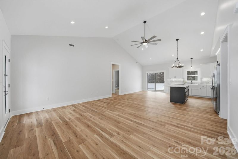 330 E Pine St, Maiden, NC 28650
