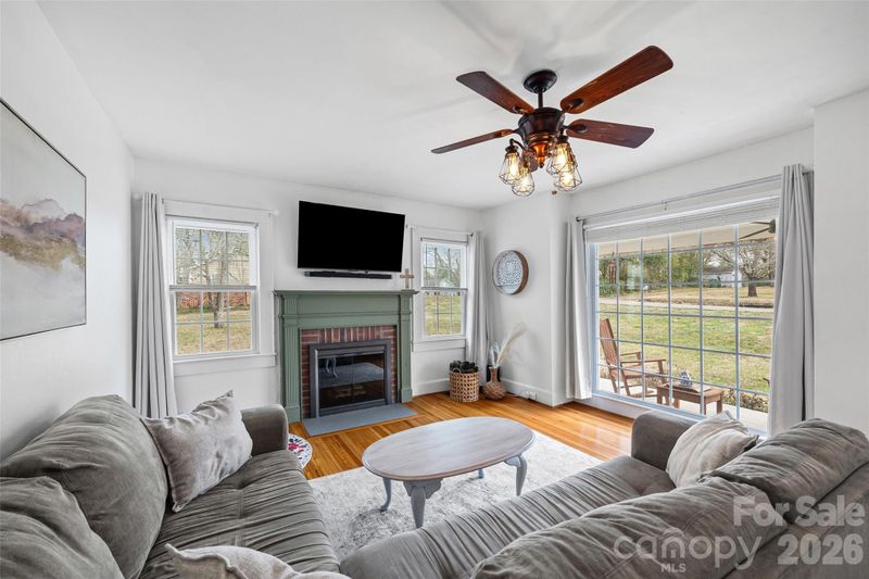 110 W Henry St, Belmont, NC 28012