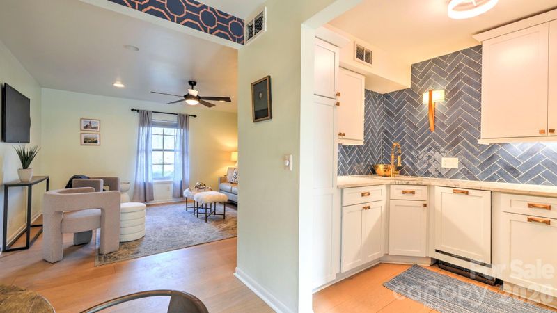 2626 Park Rd #B, Charlotte, NC 28209