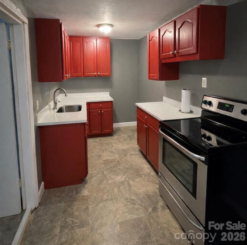 214 Oregon St, Charlotte, NC 28208