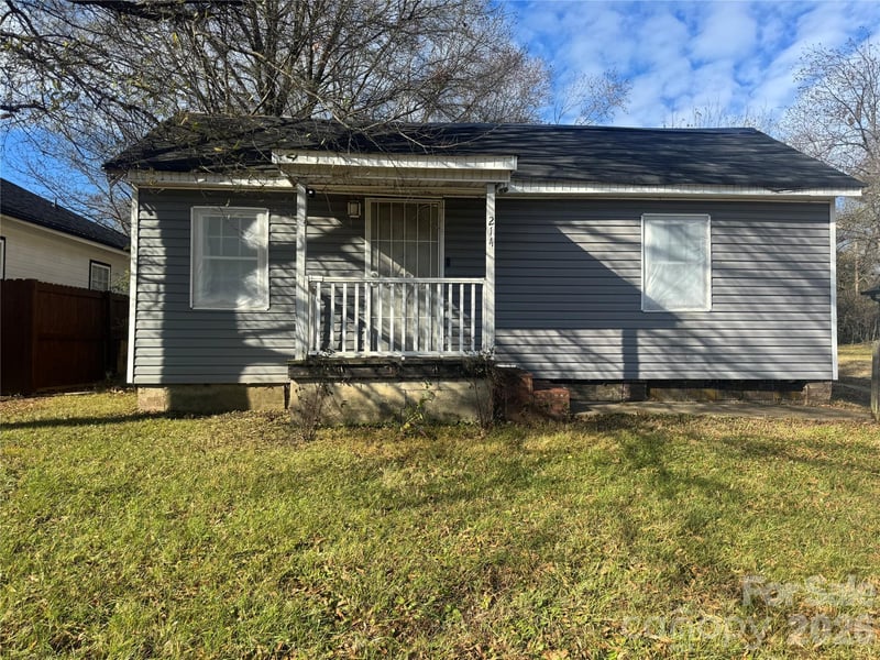 214 Oregon St, Charlotte, NC 28208