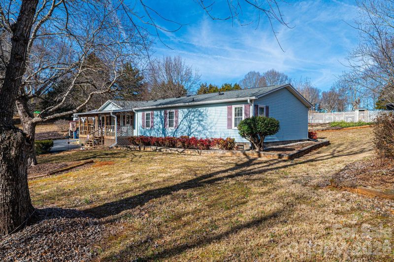 5876 Leil Rd, Hickory, NC 28602