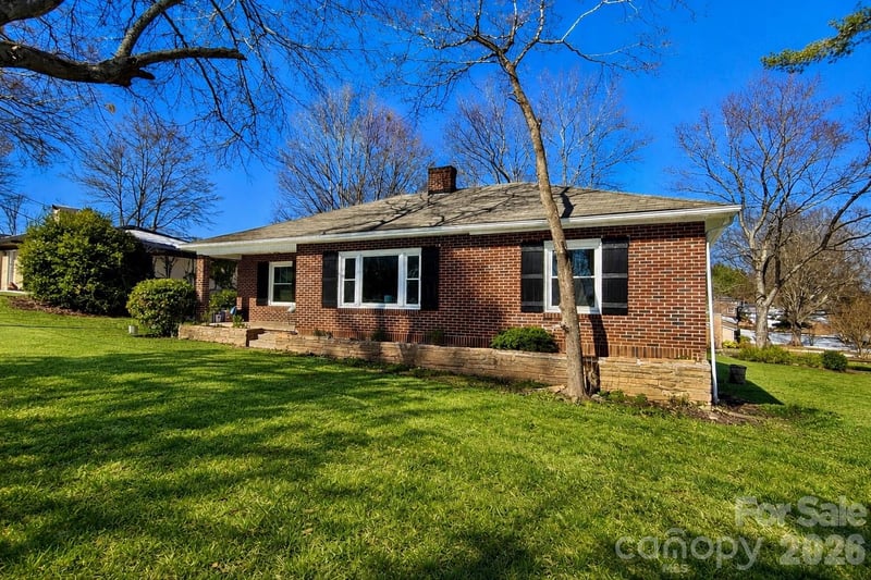 531 21st Ave NE, Hickory, NC 28601