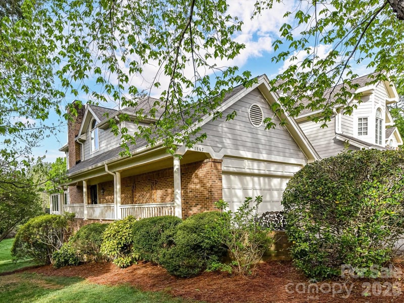 1847 Meadowood Ln, Charlotte, NC 28211