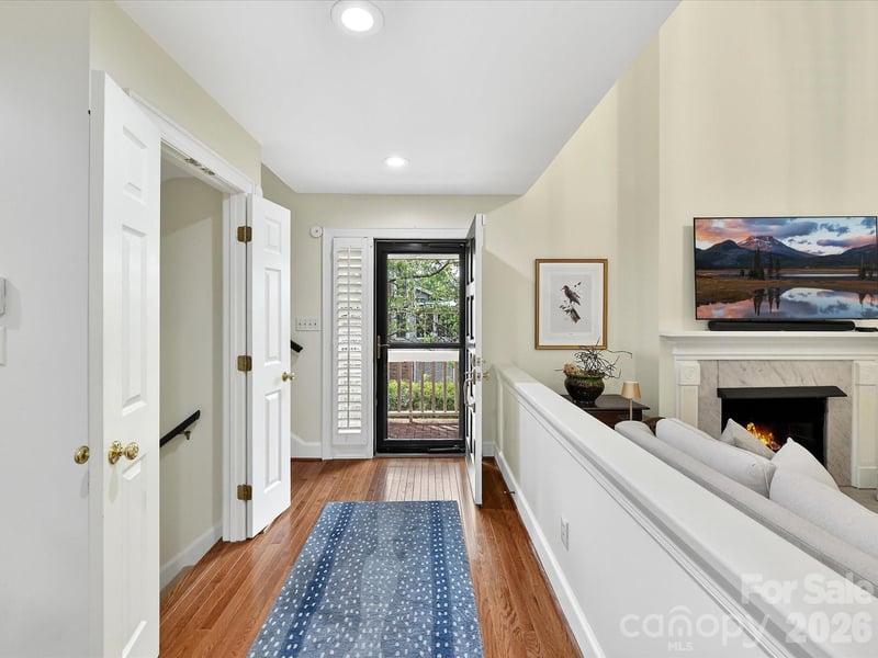 1847 Meadowood Ln, Charlotte, NC 28211