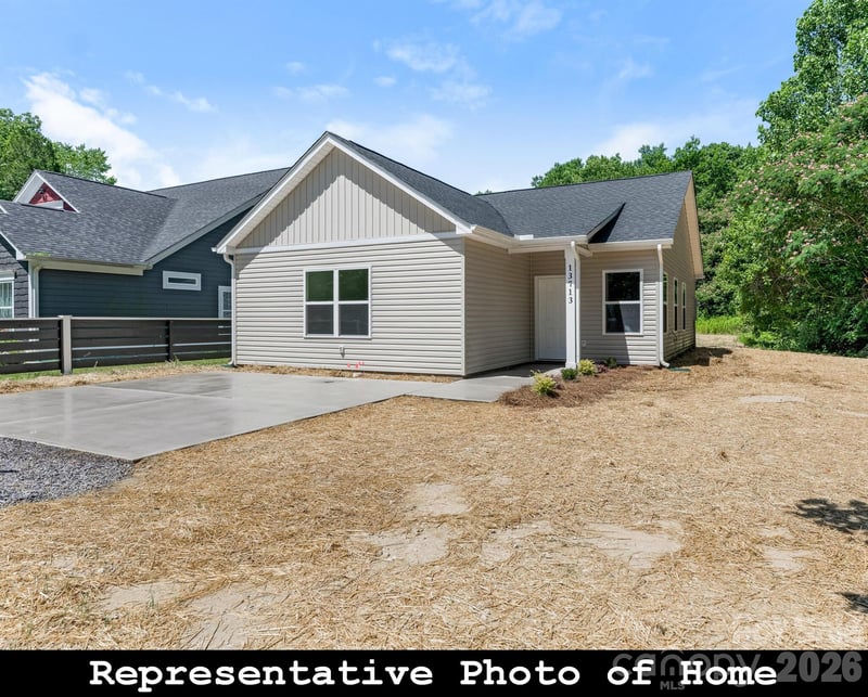 962 S Hoskins Rd, Charlotte, NC 28208