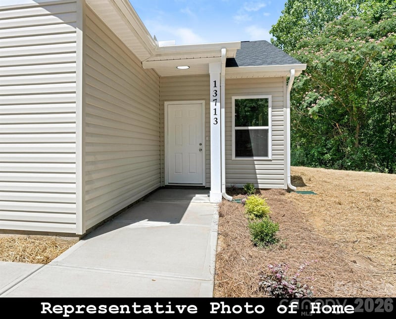 962 S Hoskins Rd, Charlotte, NC 28208