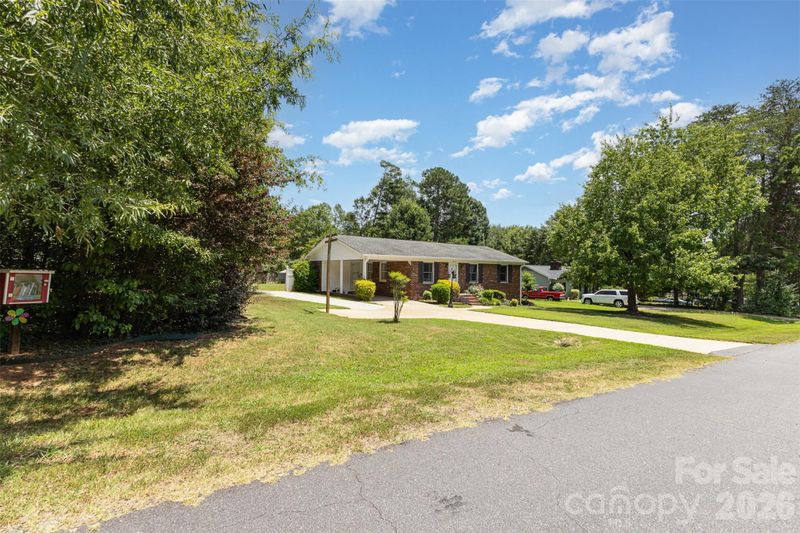 2028 Rock Springs Cir, Denver, NC 28037