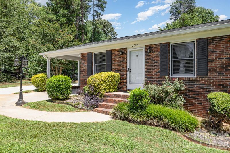 2028 Rock Springs Cir, Denver, NC 28037