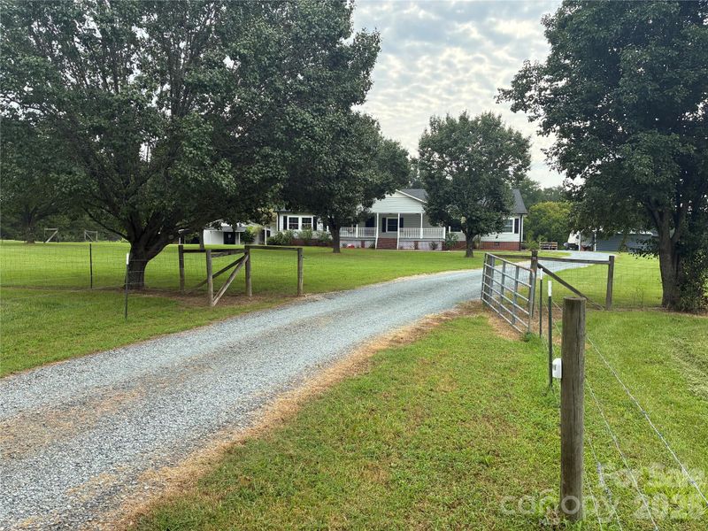 13215 Pine Bluff Rd, Midland, NC 28107