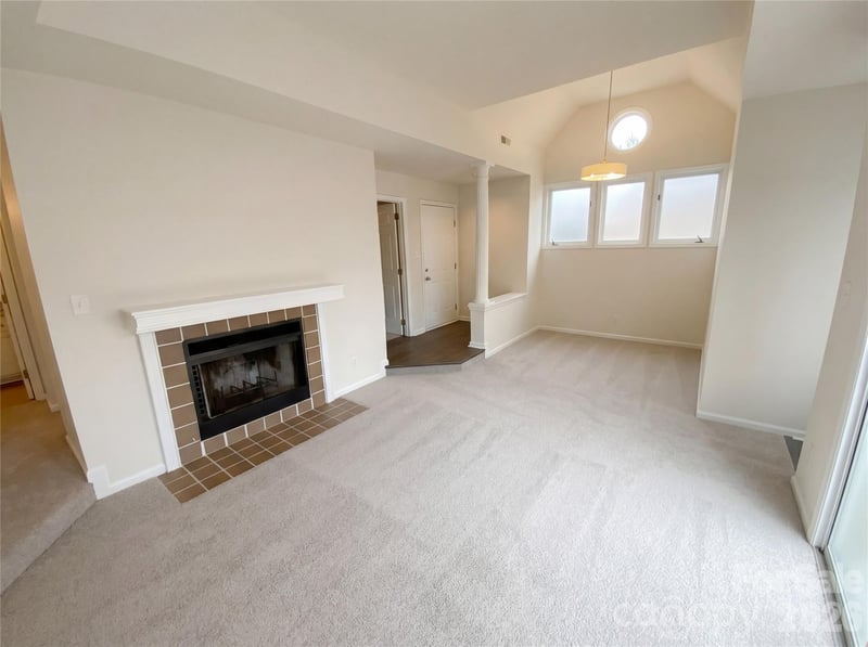1101 E Morehead St #33, Charlotte, NC 28204