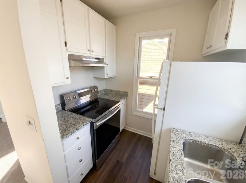 1101 E Morehead St #33, Charlotte, NC 28204