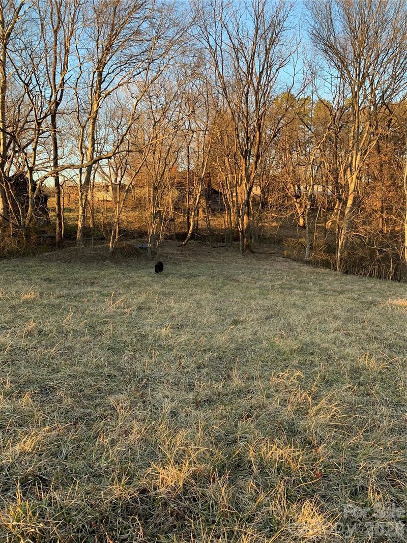 2483 Lee Bess Rd, Cherryville, NC 28021