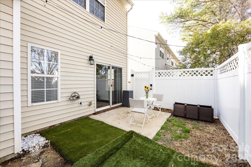 224 Azteca Dr, Matthews, NC 28104