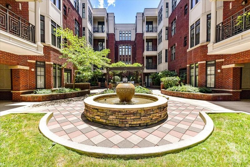 2810 Selwyn Ave #418, Charlotte, NC 28209