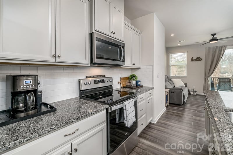 1206 Keydet Dr, Charlotte, NC 28216