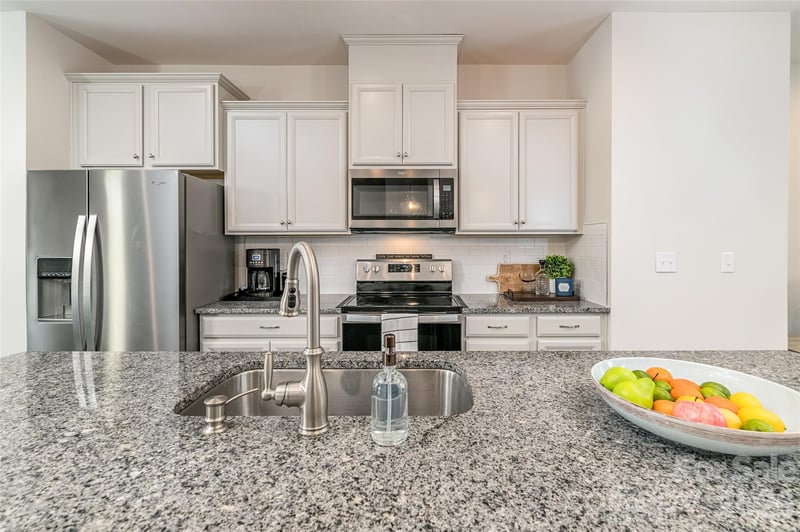 1206 Keydet Dr, Charlotte, NC 28216
