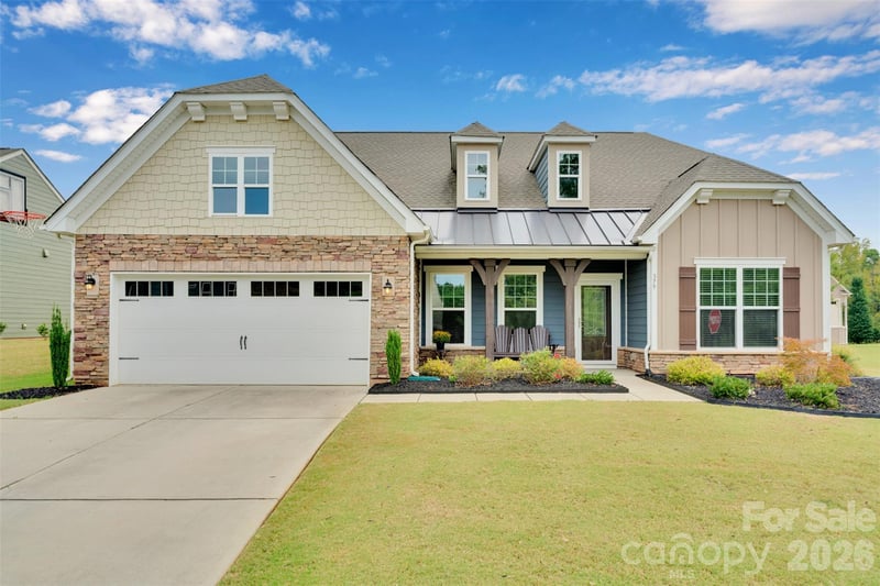 379 Kentmere Ln, Lake Wylie, SC 29710