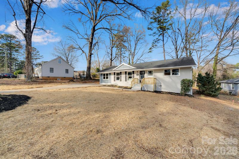5413 Ruth Dr, Charlotte, NC 28215
