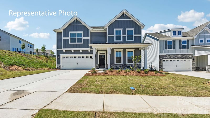 4225 Round Table Dr, Gastonia, NC 28056