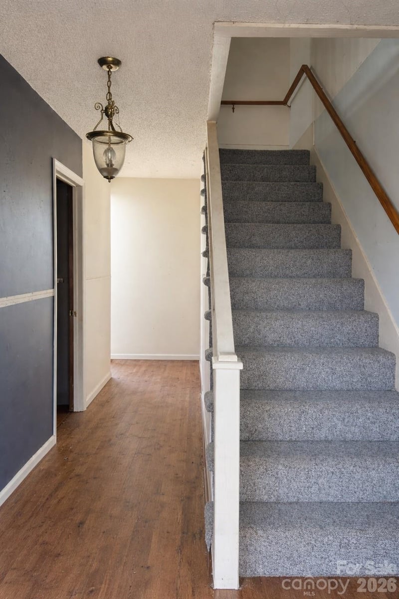 16 Mallory Ln, Arden, NC 28704