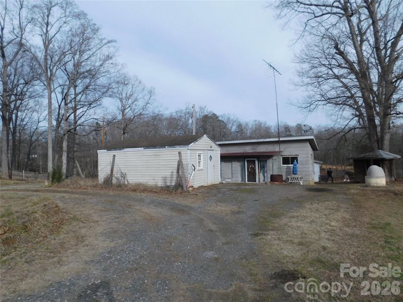 3163 Loomis Rd, Lincolnton, NC 28092
