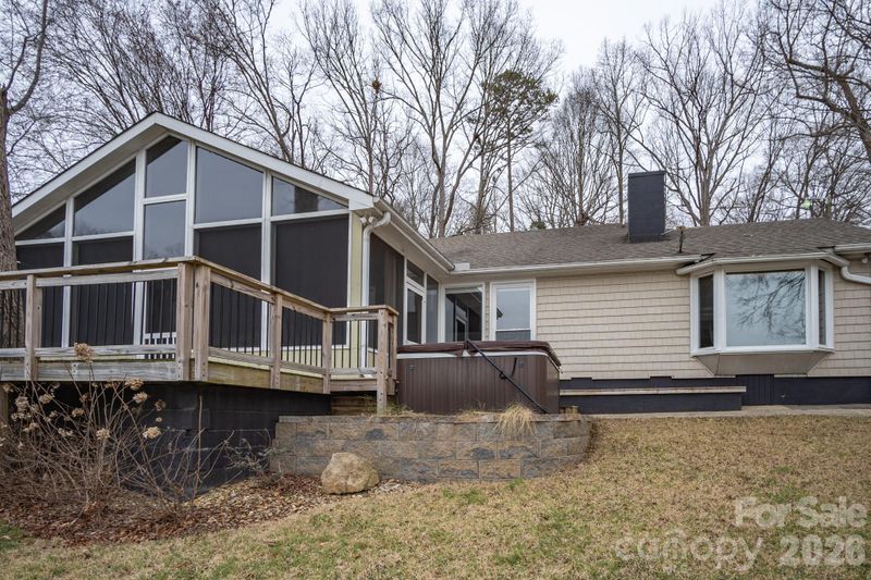 208 Island View Rd, Mount Holly, NC 28120