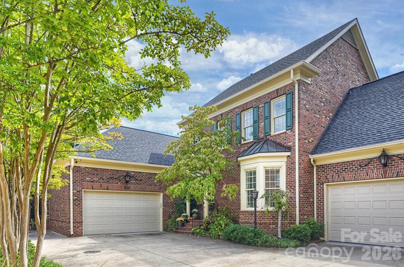 1127 S Kings Dr, Charlotte, NC 28207