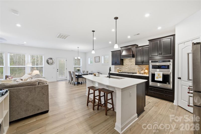 607 Southstone Dr, Matthews, NC 28104