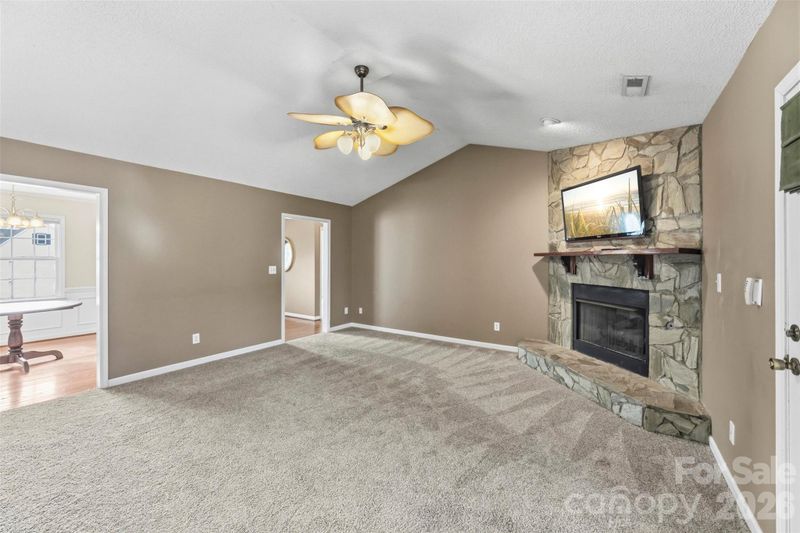 121 Gregory Ct, Mount Holly, NC 28120