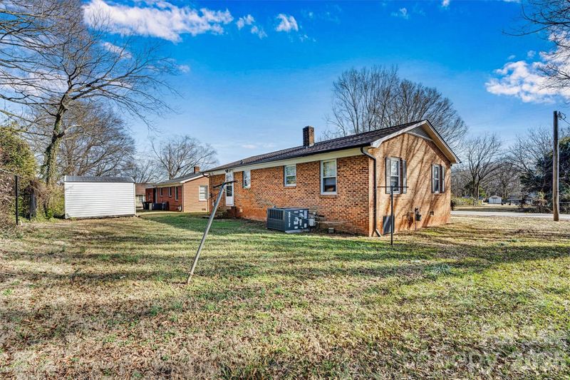 105 9th St SE, Conover, NC 28613