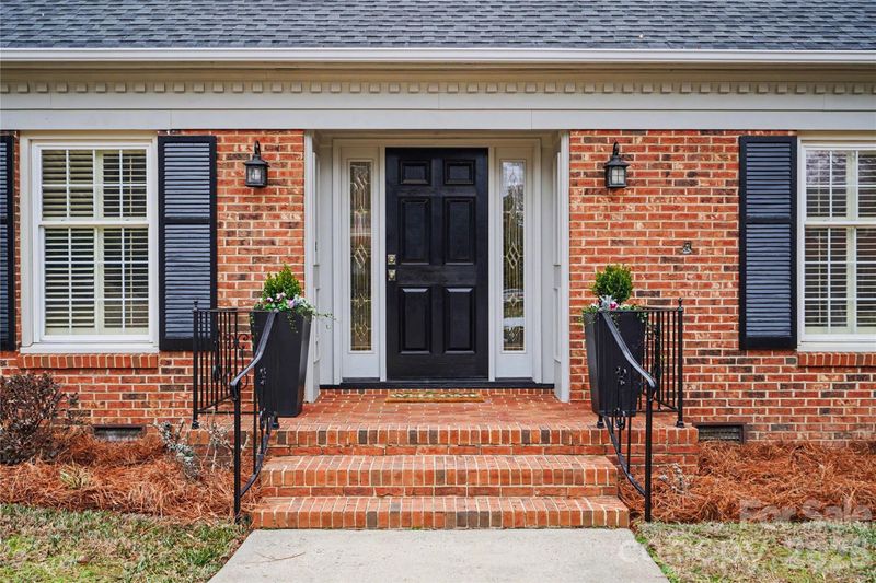 819 Ashmeade Rd, Charlotte, NC 28211