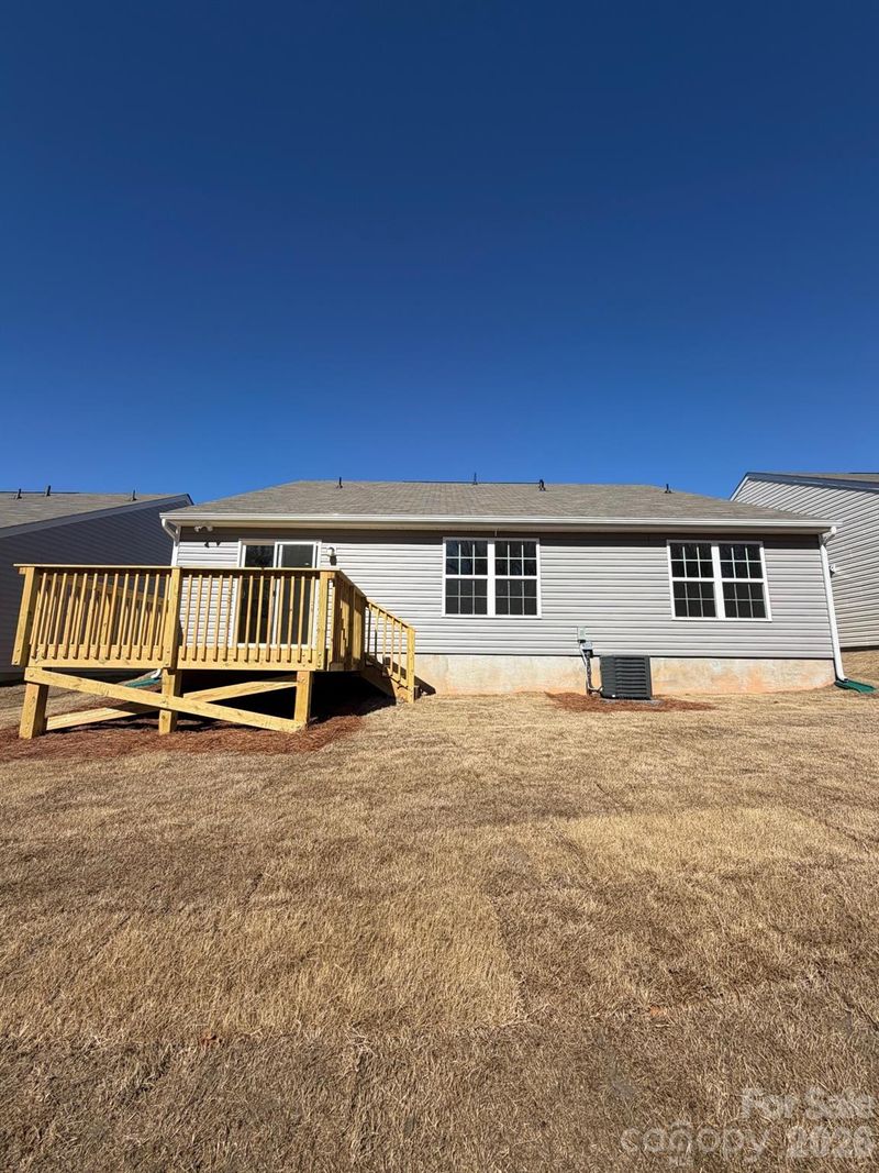 251 W 18th St, Kannapolis, NC 28081