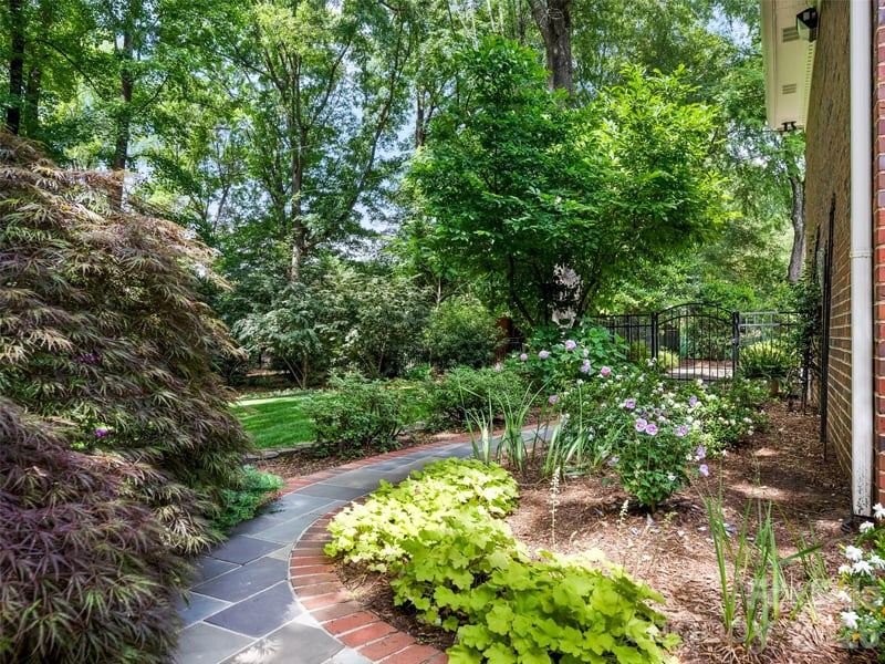 4026 Sharon View Rd, Charlotte, NC 28226