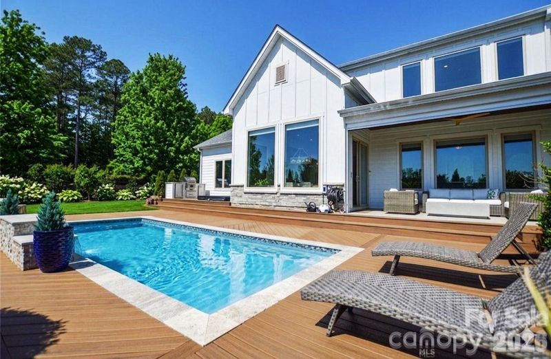 13204 Terrace Court Dr, Charlotte, NC 28278