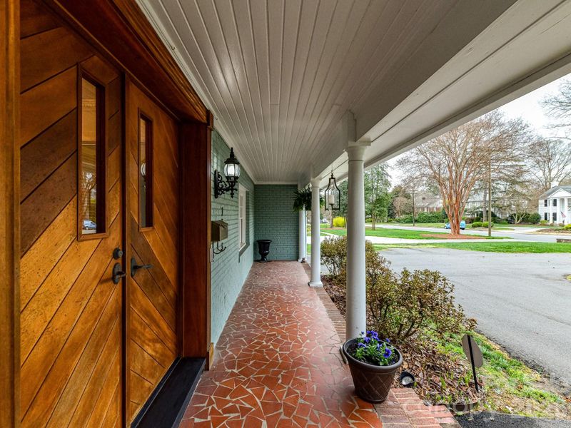 1535 Providence Rd, Charlotte, NC 28207
