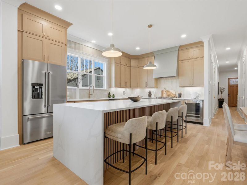 433 W Peterson Dr, Charlotte, NC 28217