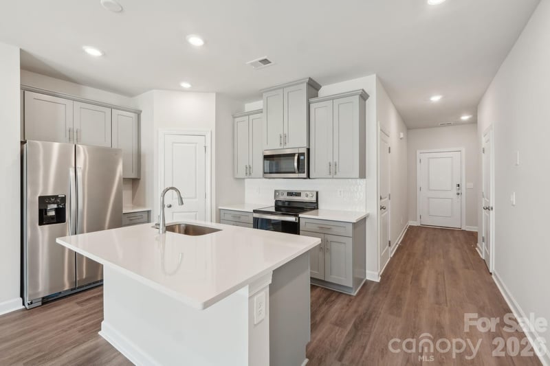 8116 Hidden Springs Trl, Charlotte, NC 28216