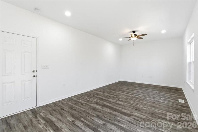 229 Deerfield Dr, Mount Holly, NC 28120