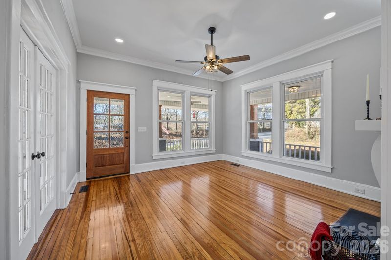 413 S Laurel St, Lincolnton, NC 28092