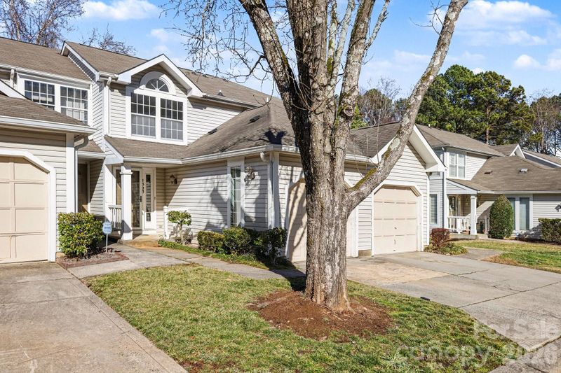 1323 Maple Shade Ln, Charlotte, NC 28270