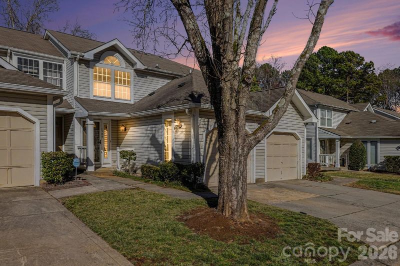 1323 Maple Shade Ln, Charlotte, NC 28270