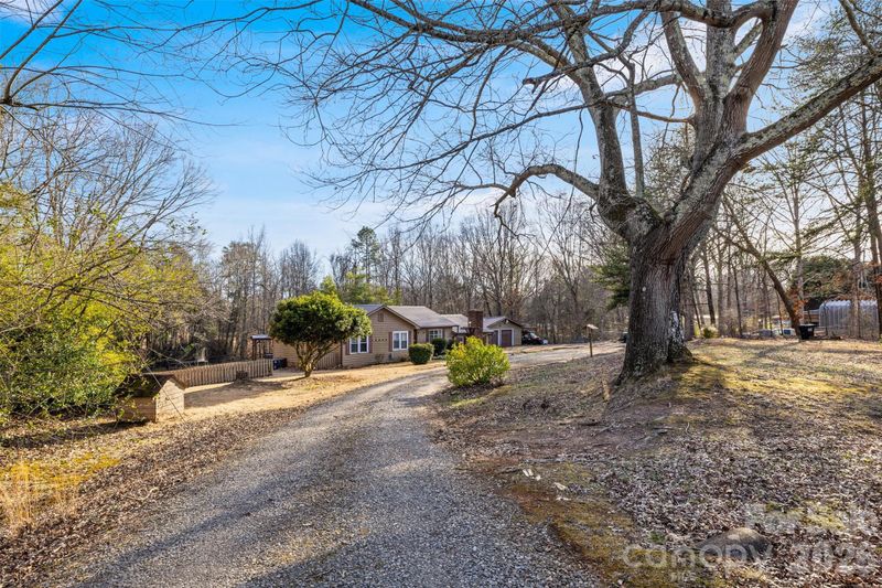 123 Sandy Creek Dr, Gastonia, NC 28052