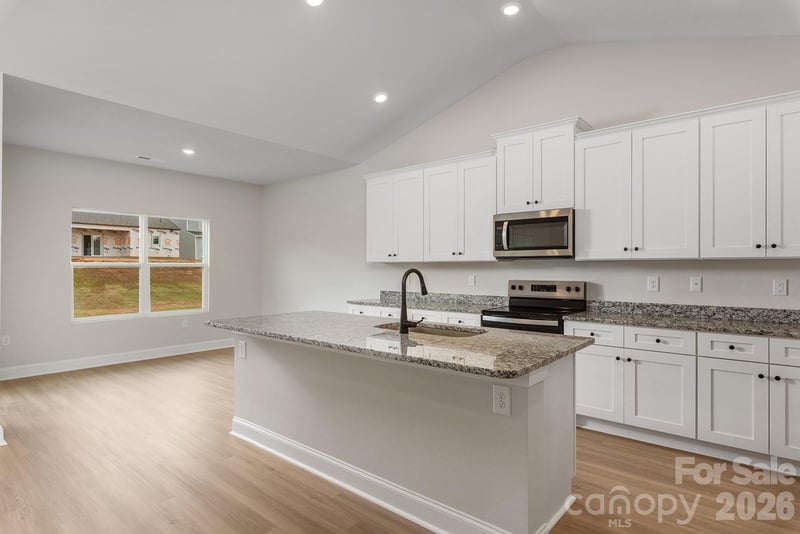 6738 Fairford Dr, Charlotte, NC 28215