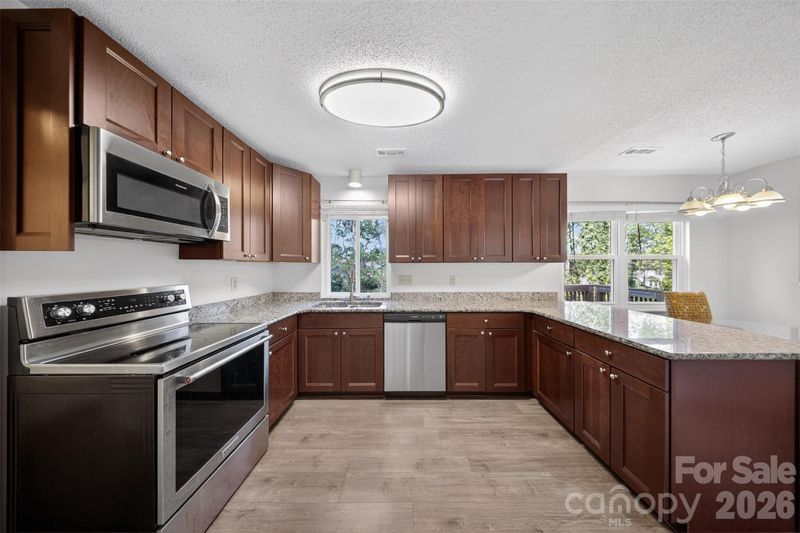 2354 Castlecomer Dr, Charlotte, NC 28262