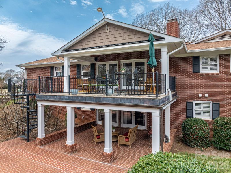 872 Armstrong Rd, Belmont, NC 28012