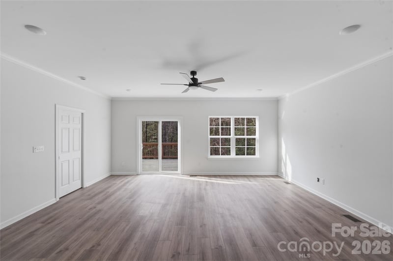 1555 Riverview Cir, Fort Lawn, SC 29714