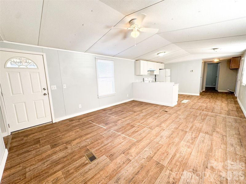7555 Palm Tree Dr, Vale, NC 28168