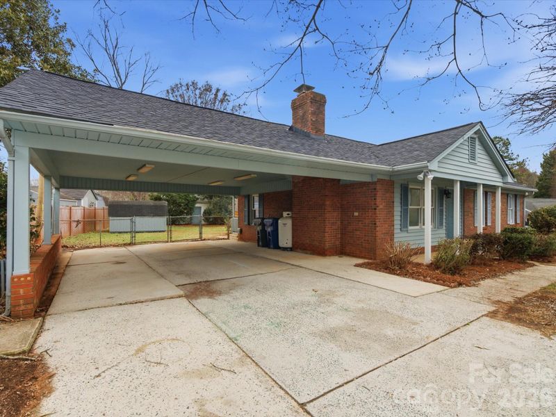 6111 Dovetail Ct, Charlotte, NC 28227