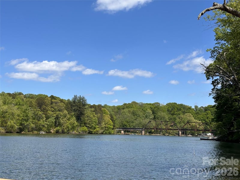 1800 Hilferty Rd, Hickory, NC 28601
